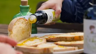 Ochutnejte extra panenský olivový olej z jižní Itálie